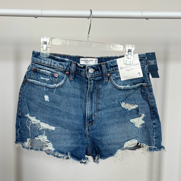 Abercrombie & Fitch Women’s High Rise Mom Short | Denim | NWT - Picture 1 of 5